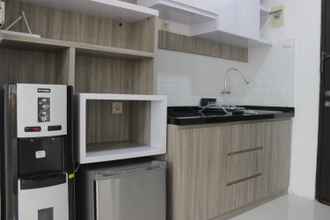 Ruang untuk Umum 4 Modern and Spacious Studio Room Apartment at Grand Asia Afrika By Travelio