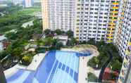 Swimming Pool 6 Best Deal Studio Apartment near Mall at The Springlake Summarecon By Travelio