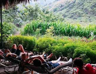 Bên ngoài 2 Du Gia – Muong Tra Garden Homestay