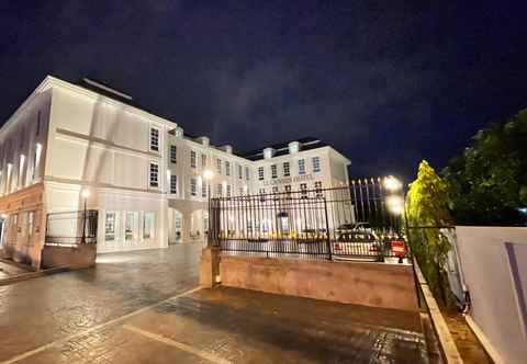 Exterior Le Cannes Hotel