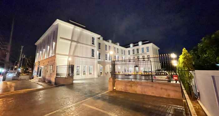 Exterior Le Cannes Hotel