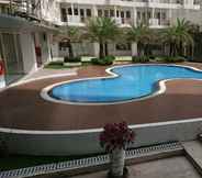 Swimming Pool 7 Kozy Room Sentul Tower Apartemen 