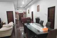 Lobi Aldeoz Group House Palembang