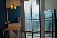 Bilik Tidur Minimalist Studio Apartment at Tamansari Panoramic Apartment By BSMS HOME