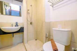 Toilet Kamar 4 Best Deal Studio at Mangga Dua Residence Apartment By Travelio