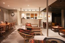 Lobby Villa Rone - Spanish Garden Vibe in PUNCAK