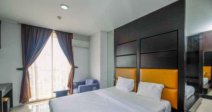 Kamar Tidur Cozy Living Studio Apartment near ITC Mall at Mangga Dua Residence By Travelio