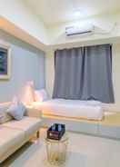 BEDROOM Cozy and Warm Studio Evenciio Apartment Margonda near UI By Travelio