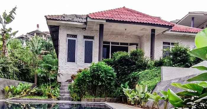 Swimming Pool Villa Alam Satu