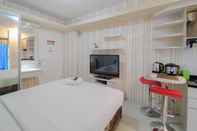 ล็อบบี้ Nice and Cozy Studio Apartment at Bassura City By Travelio