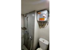 In-room Bathroom 4 Jarrdin Apartment by Anjani