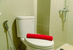 ห้องน้ำภายในห้อง 4 Elegant and Homey Studio Apartment at Paramount Skyline By Travelio