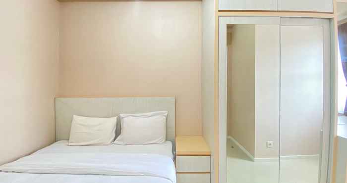 Bilik Tidur Cozy and Minimalist 2BR at Parahyangan Residence Apartment By Travelio