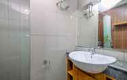 In-room Bathroom 5 Brand New 1BR with City View at Atlanta Residences Apartment By Travelio