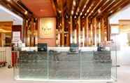 Lobby 2 Favor Hotel Makassar City Center by LIFE