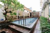 Swimming Pool Favor Hotel Makassar City Center by LIFE