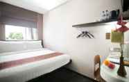 Kamar Tidur 6 Favor Hotel Makassar City Center by LIFE