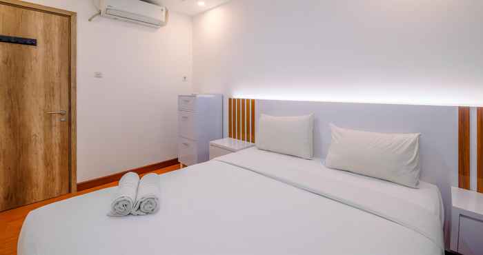 Bedroom Fancy and Fabulous 1BR Apartment at Pejaten Park By Travelio