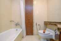 Toilet Kamar Luxurious and Spacious 2BR Apartment at Kusuma Chandra By Travelio