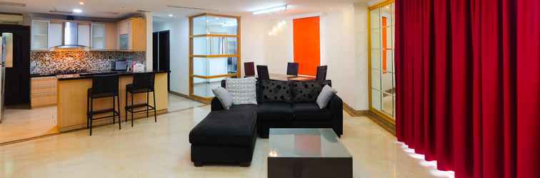 Lobby Luxurious and Strategic 2BR Apartment at Kusuma Chandra By Travelio