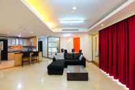 Lobby Luxurious and Strategic 2BR Apartment at Kusuma Chandra By Travelio