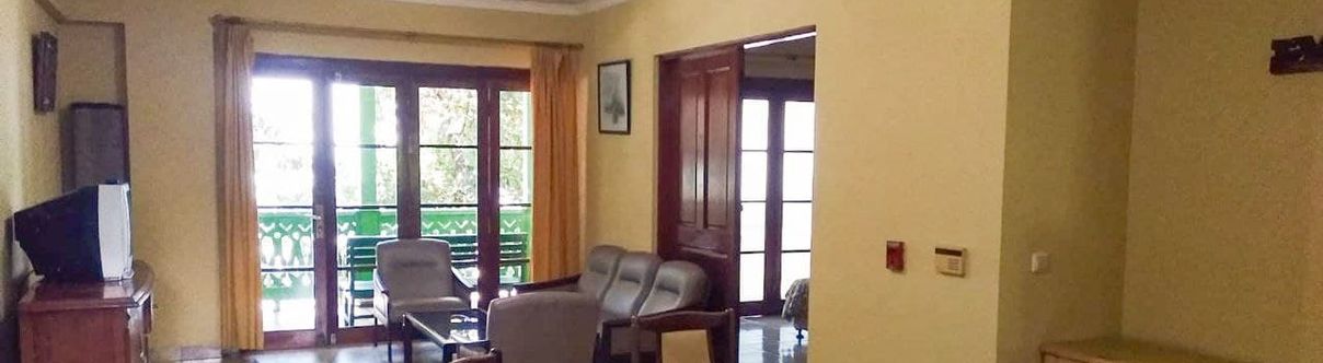 Lobby Kondominium Lippo Carita Selatan 3 BR By KS Management