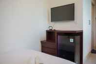 พื้นที่สาธารณะ Nice and Comfy Studio at Tree Park City BSD Apartment By Travelio