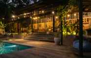 Kolam Renang 2 Kirikan Villas - Luxury Seaview Pool Villas
