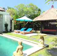 Kolam Renang 4 Nabella Villa Bali