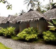 Exterior 4 Bale Karang Cottages