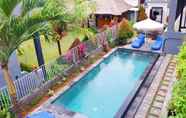 Kolam Renang 2 D'Canggu Homestay