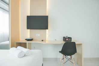 Ruang untuk Umum 4 Homey and Comfortable Studio at Amethyst Apartment By Travelio