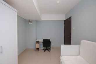 Common Space 4 Spacious Combine Unit 1BR Apartment with Extra Room at H Residence By Travelio