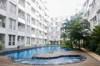 Swimming Pool Simply and Comfortable Studio Apartment at Tamansari Skylounge By Travelio