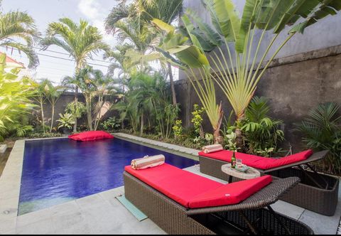 Swimming Pool casa pinarak