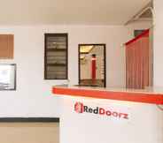 Lobby 3 RedDoorz @ Shukran Rentals OPC Pampanga