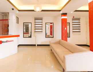 Lobby 2 RedDoorz @ Shukran Rentals OPC Pampanga