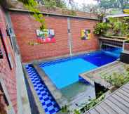 Others 2 The beauty pool and cozy villa puncak cipanas