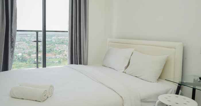Bedroom Elegant and Homey Studio Room at Sky House BSD Apartment By Travelio