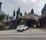 Lobby 3 Yoschis Bromo Homestay 