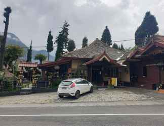 Lobby 2 Yoschis Bromo Homestay 