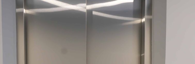 Lobby M Cabin Karawaci