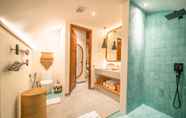 In-room Bathroom 7 K Club Residence Berawa