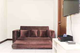 Ruang Umum 4 Cozy Living and Comfortable 2BR at Lagoon Apartment By Travelio