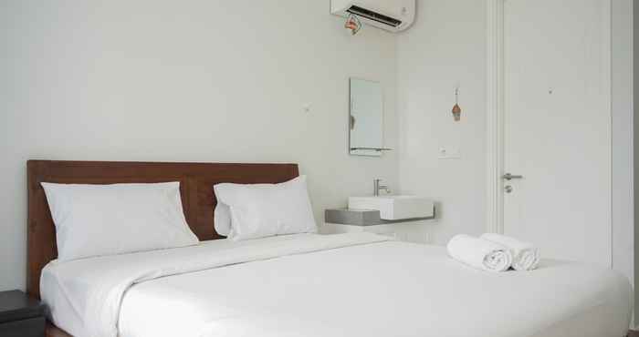 Kamar Tidur Elegant and Nice Studio at Paddington Heights Apartment By Travelio