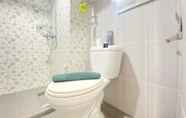 In-room Bathroom 6 Roomy 2BR at Jarrdin Cihampelas Apartment By Travelio