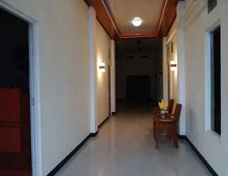 Lobby 2 Salsabila Sweet Home & Capsule Syariah