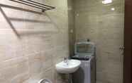 In-room Bathroom 3 Modern 2BDR Apartemen Thamrin Residence 01GH