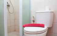 Toilet Kamar 7 Great Deal 3BR at Thamrin Residence Apartment By Travelio