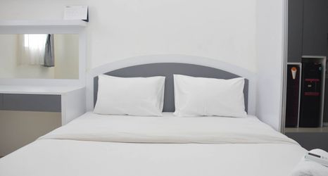 Bedroom 2 Comfy and Nice Studio Apartment at Signature Park Grande By Travelio